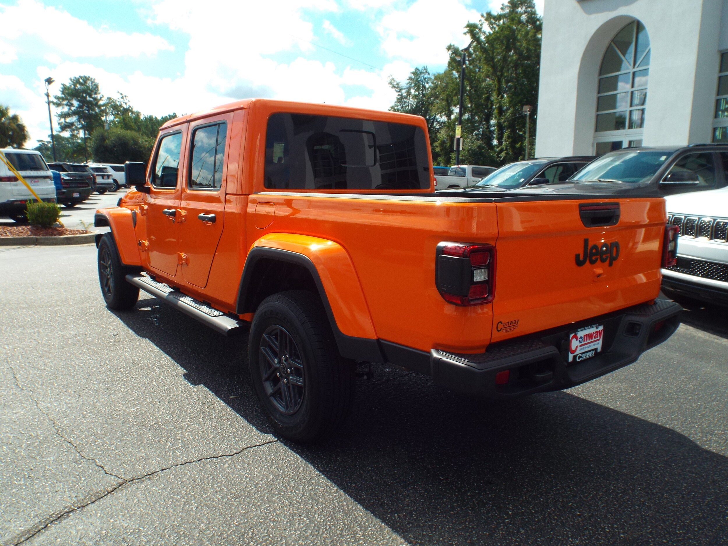 2025 Jeep Gladiator Sport S photo 3