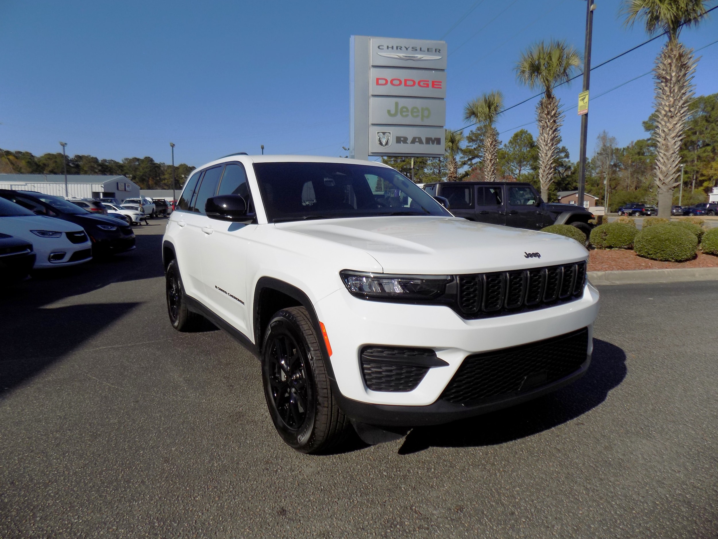 2025 Jeep Grand Cherokee Altitude's photo