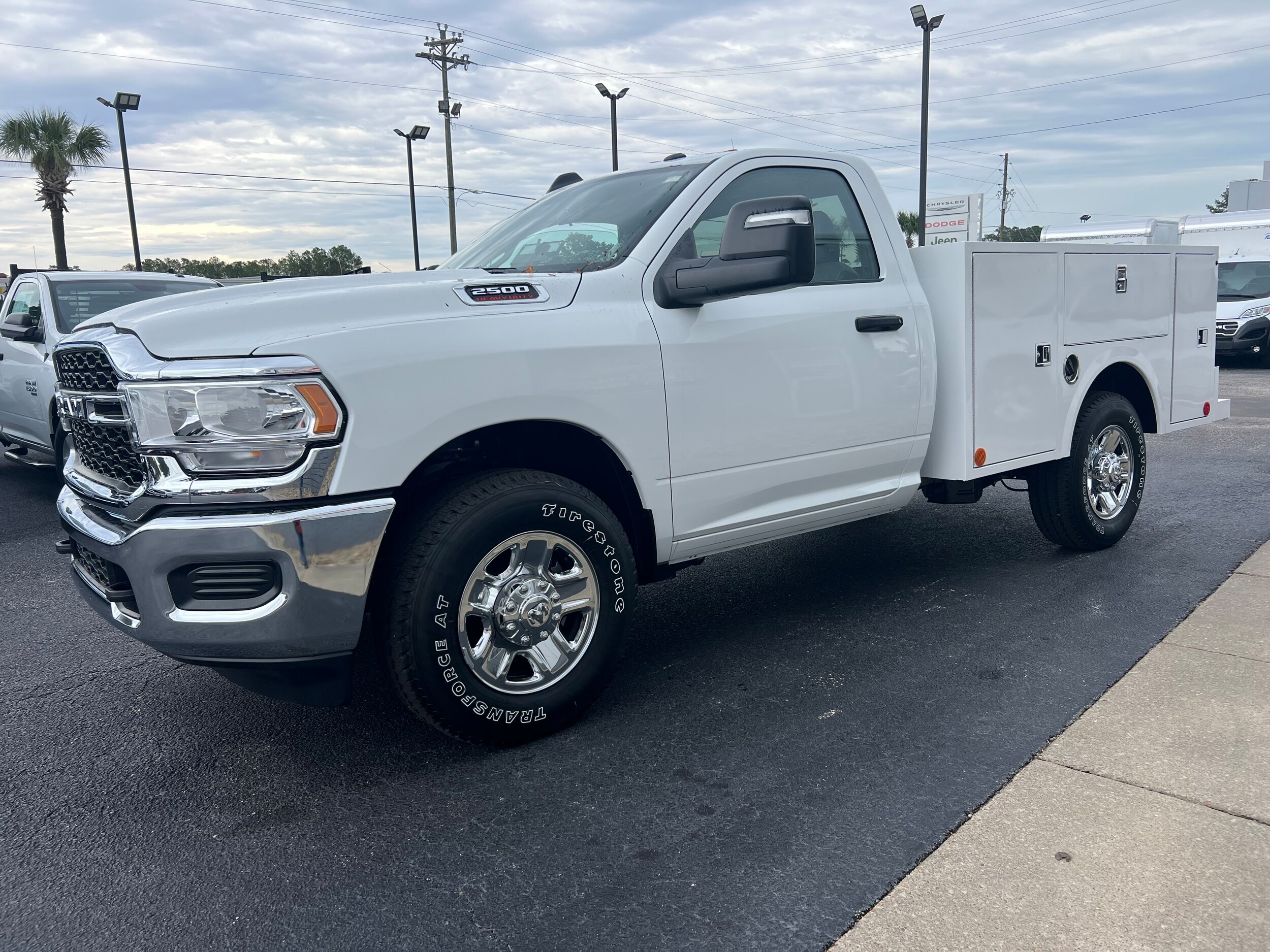2023 Ram 2500 Tradesman photo 3
