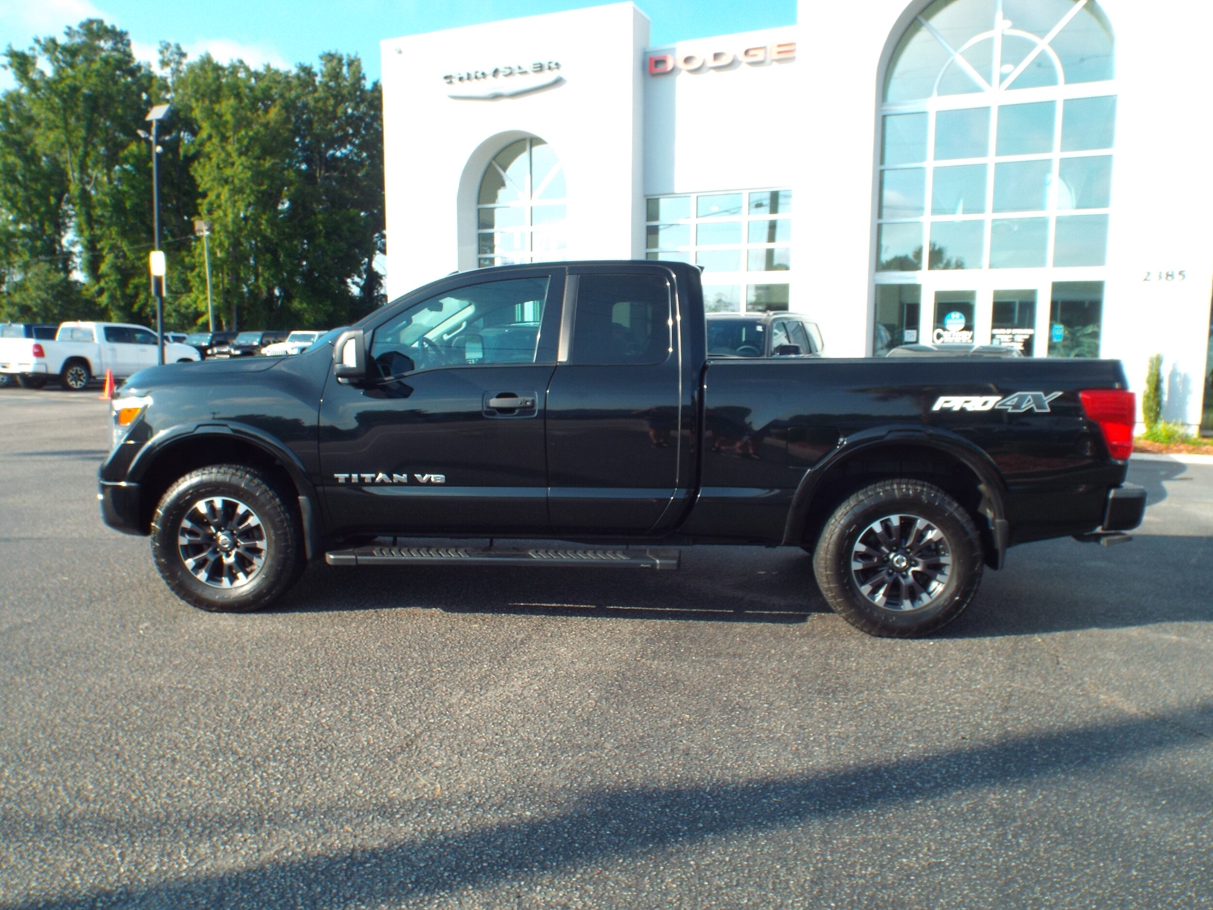 2018 Nissan Titan King Cab photo 3