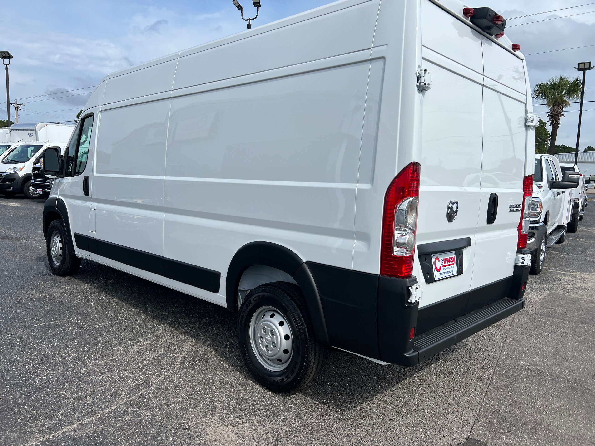 2023 Ram ProMaster 2500 Cargo Van photo 3