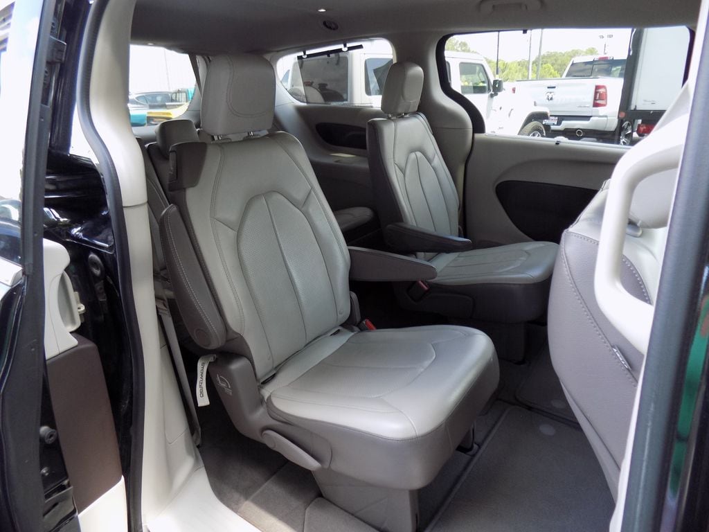 2018 Chrysler Pacifica Touring L - Photo 36