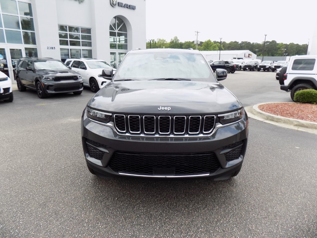 New 2026 Jeep Grand Cherokee Laredo Sport Utility