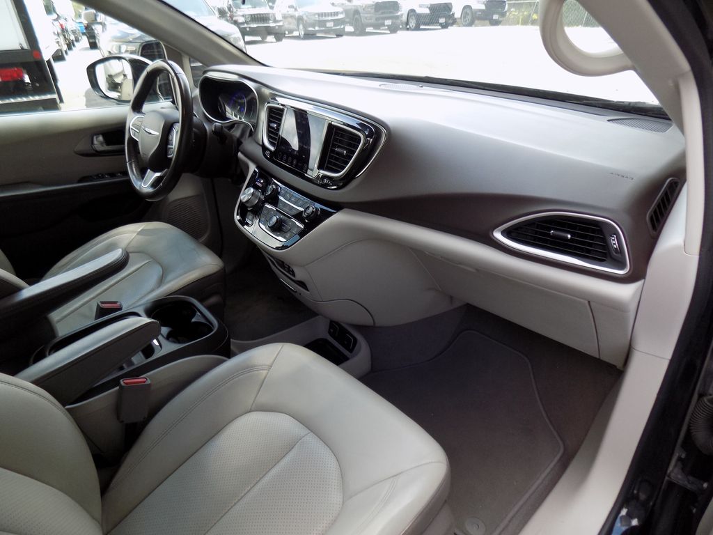 2018 Chrysler Pacifica Touring L - Photo 32