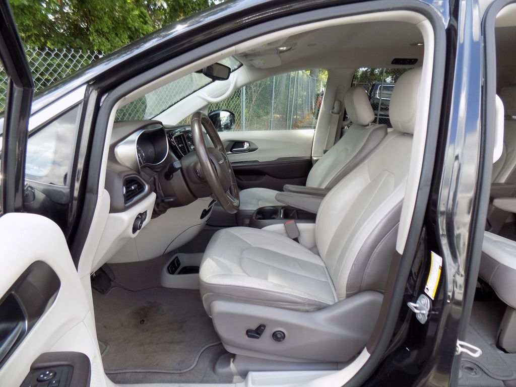 2018 Chrysler Pacifica Touring L - Photo 25