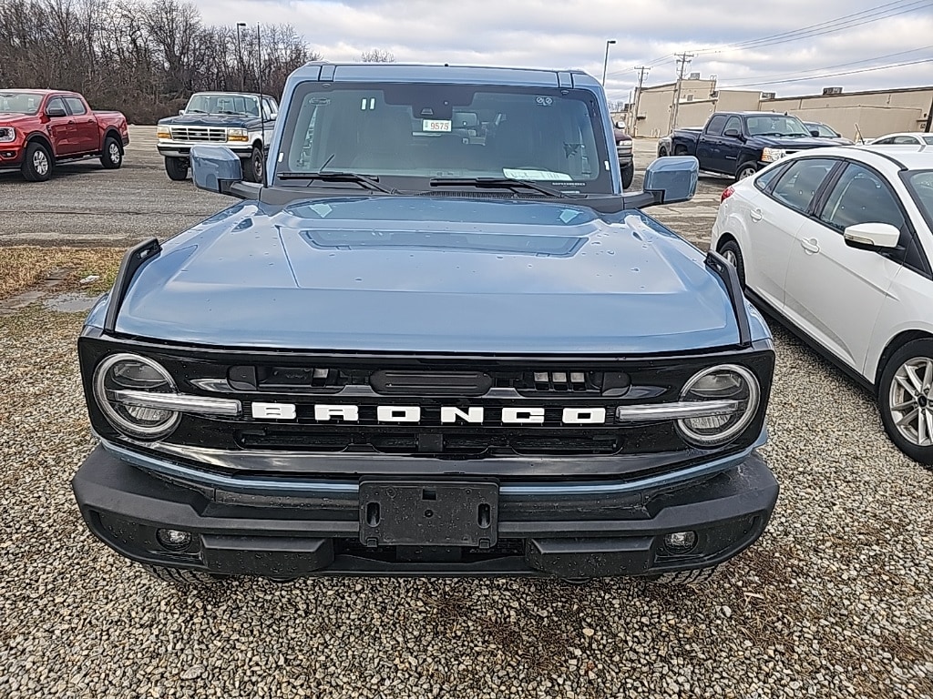 2025 Ford Bronco 4-Door Outer Banks's photo