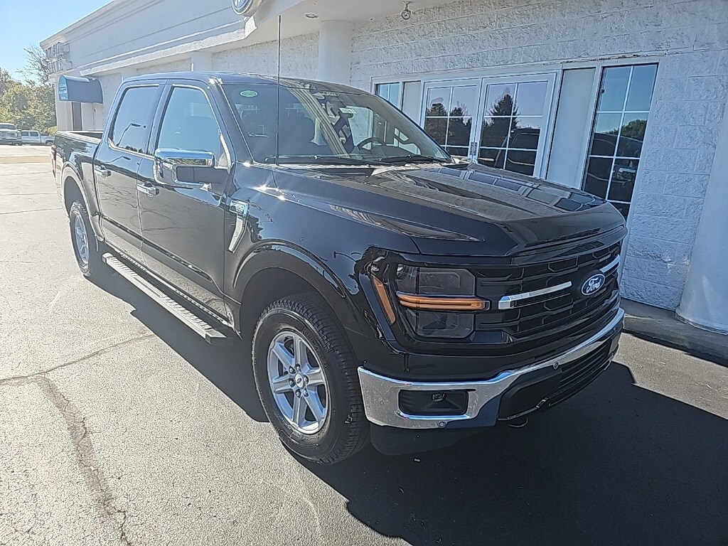 2025 Ford F-150 XLT photo 2