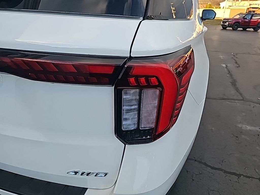 2026 Ford Explorer Active - Photo 6