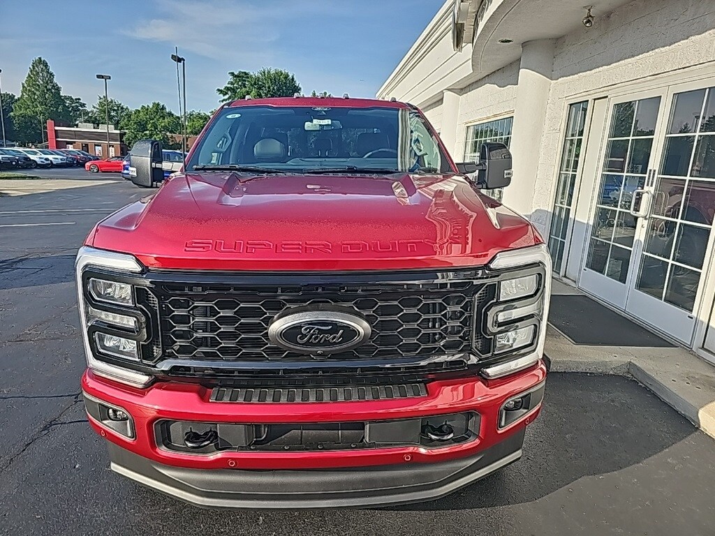 2025 Ford F-250 Lariat photo 3