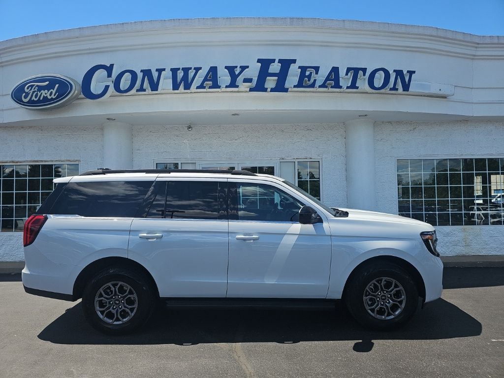 2025 Ford Expedition Active 4x4's photo