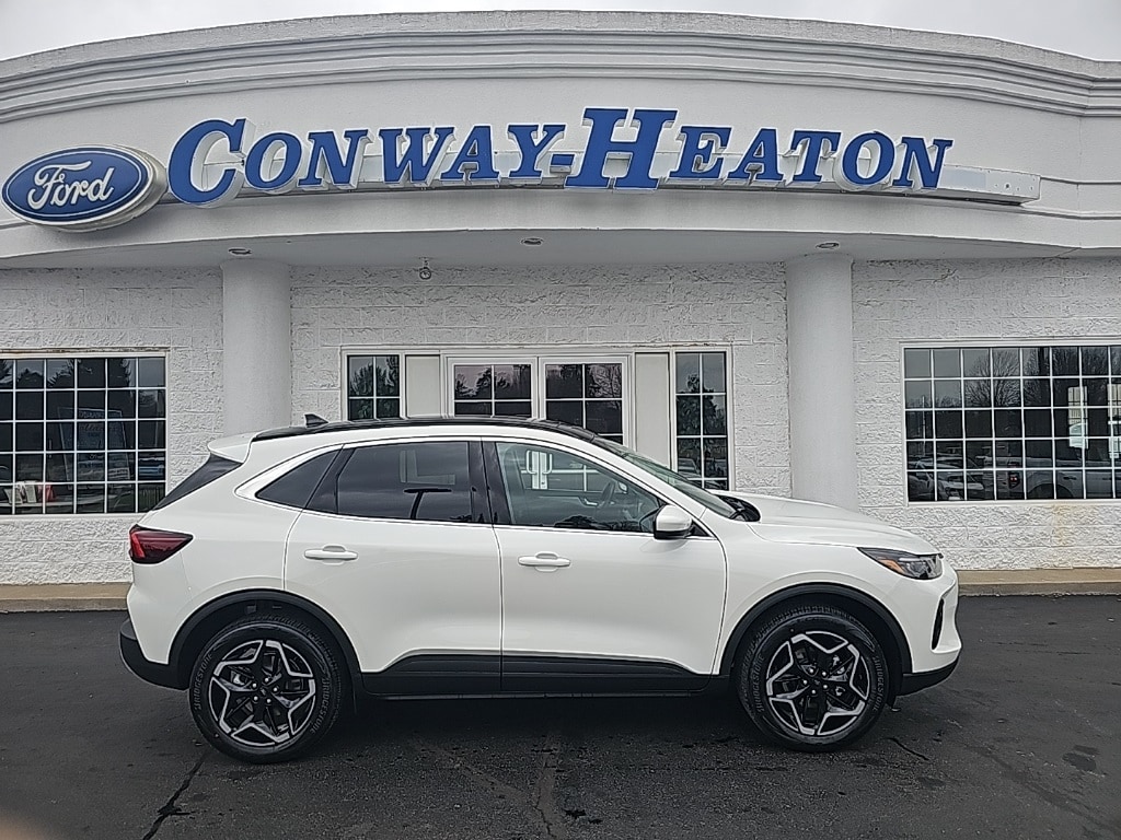 2026 Ford Escape Platinum's photo