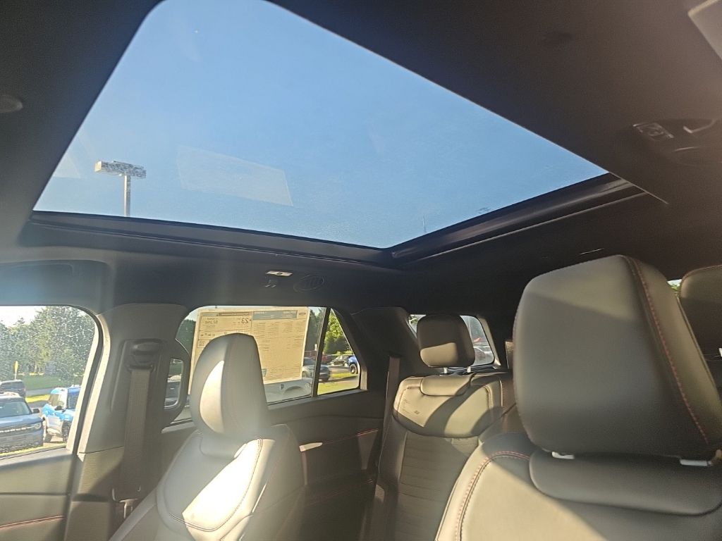2026 Ford Explorer ST-Line - Photo 10