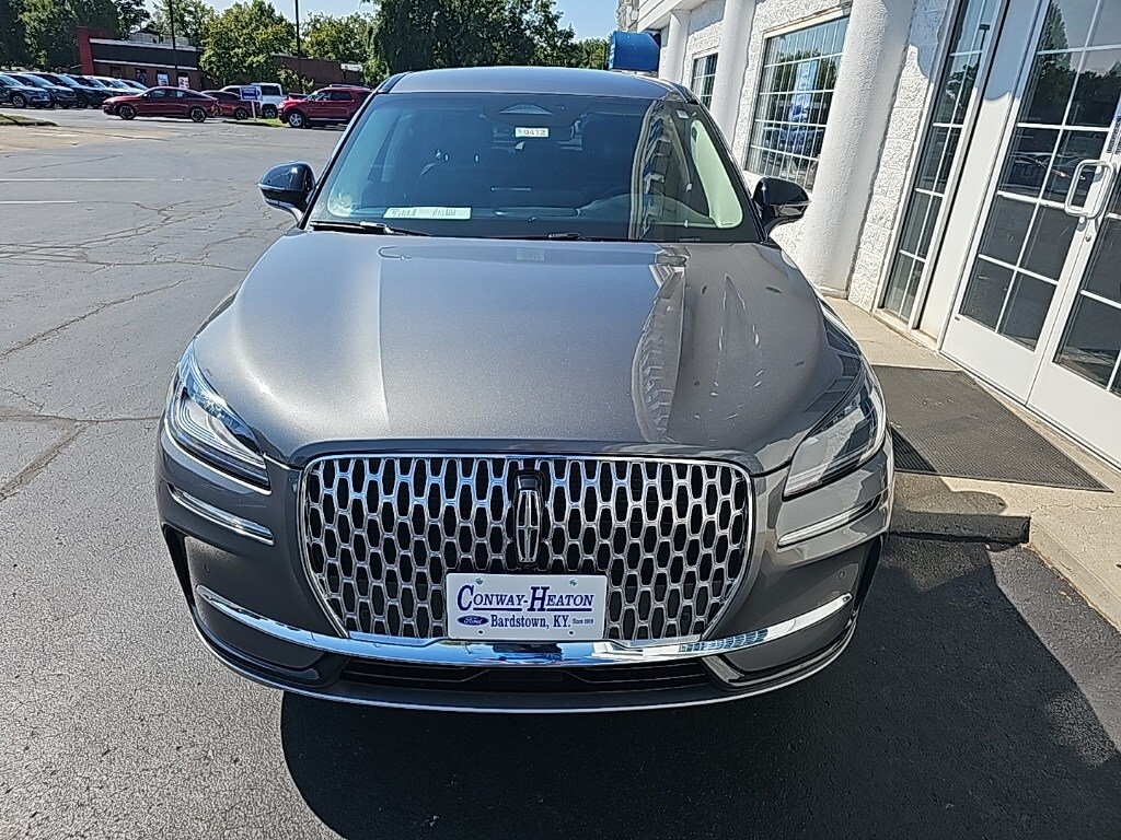 2023 Lincoln Corsair Standard photo 3