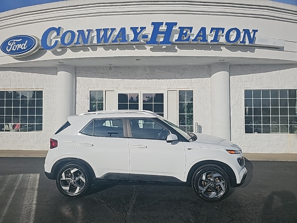 2022 Hyundai Venue SEL