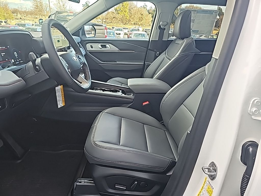 2026 Ford Explorer Active - Photo 9