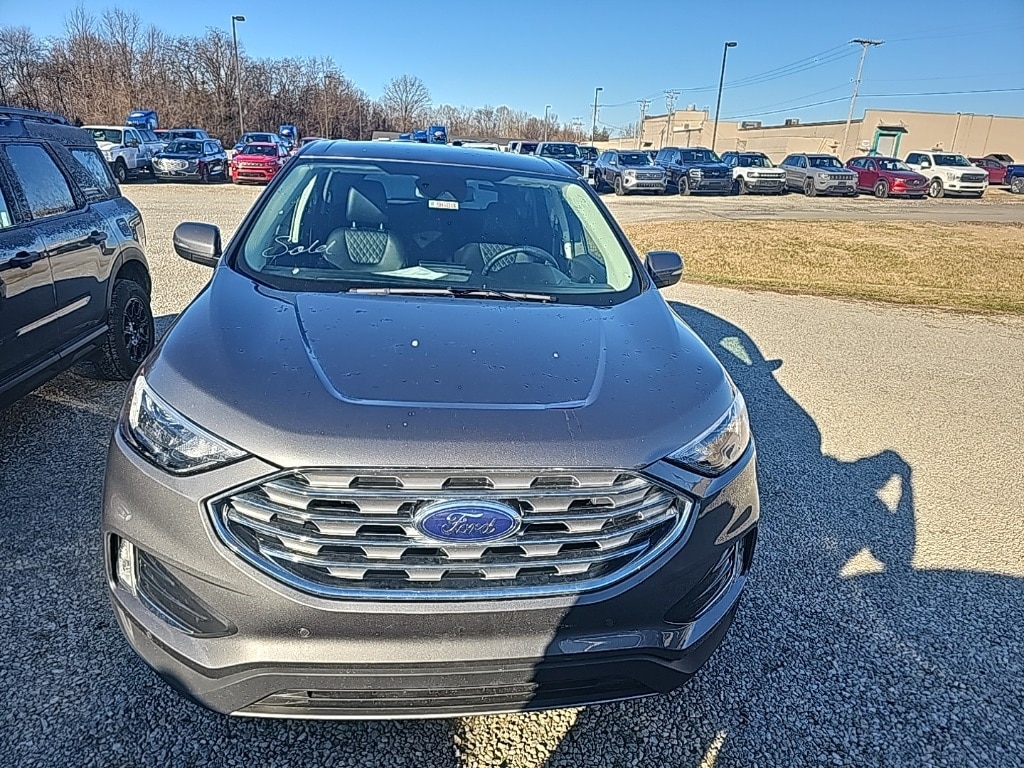 2024 Ford Edge Titanium's photo