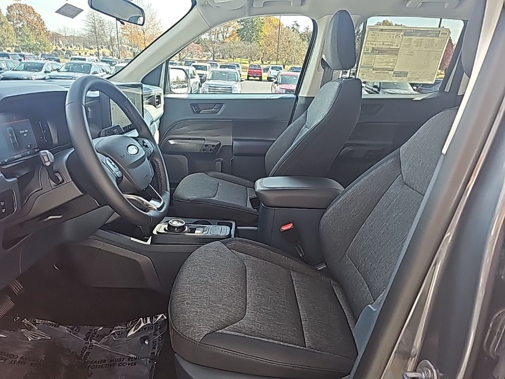 2025 Ford Maverick XLT - Photo 9