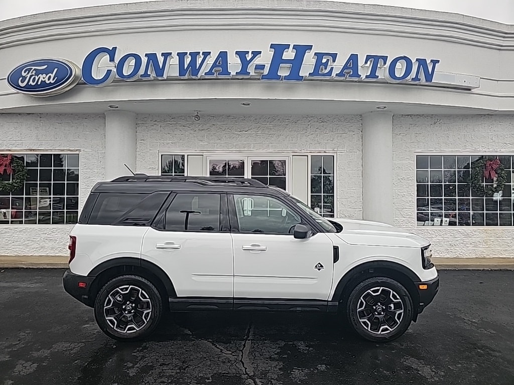 2025 Ford Bronco Sport Outer Banks's photo