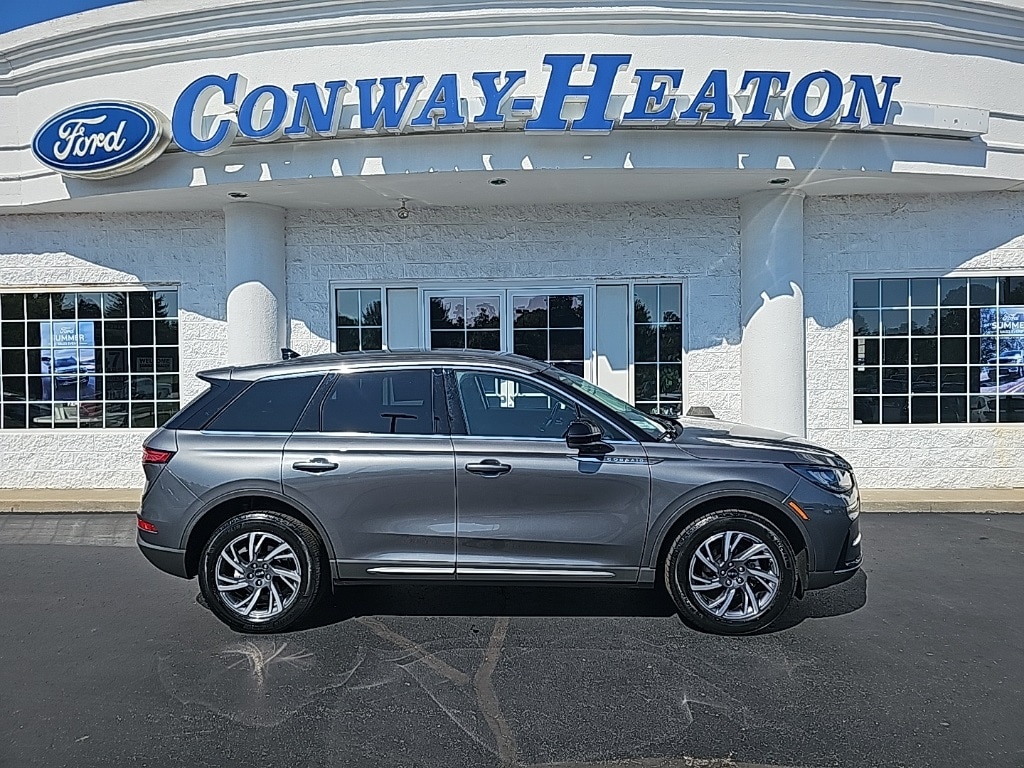 2023 Lincoln Corsair Base's photo