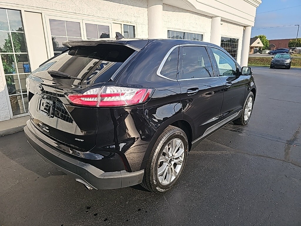2024 Ford Edge Titanium photo 3