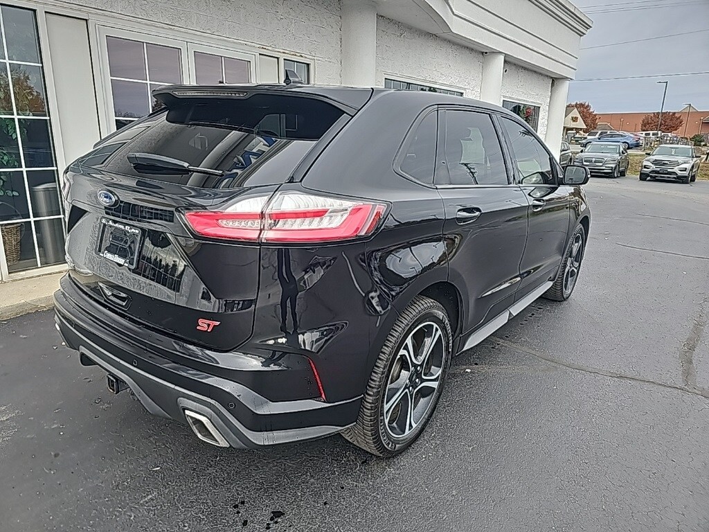 2019 Ford Edge ST photo 3