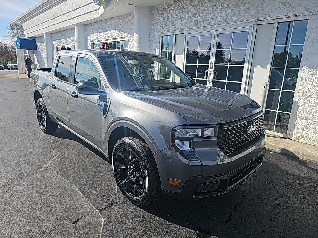 2025 Ford Maverick XLT photo 2