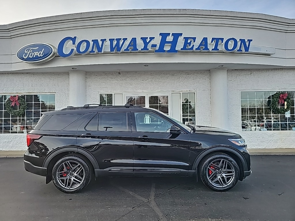 2026 Ford Explorer ST's photo