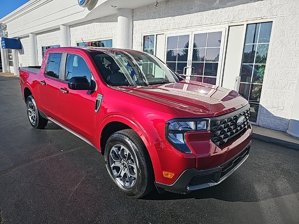 2025 Ford Maverick XLT photo 2