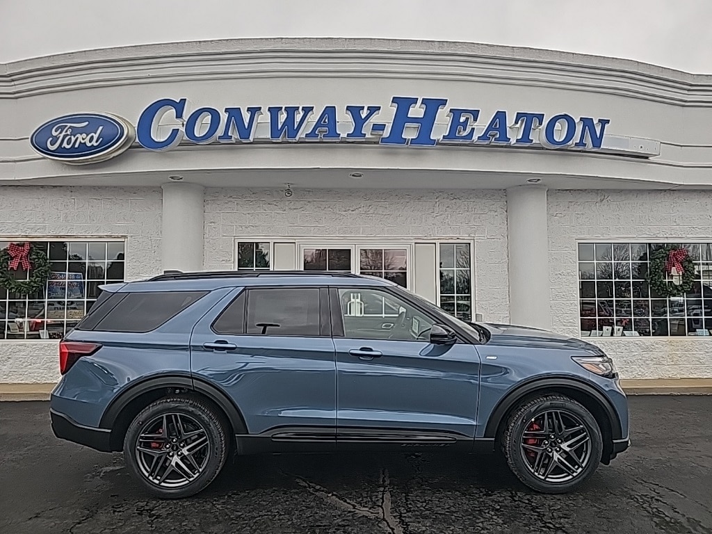 2026 Ford Explorer ST-LINE's photo