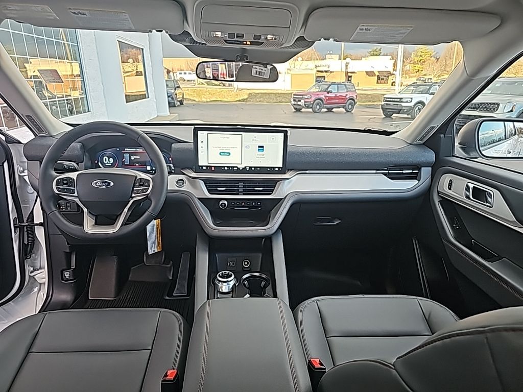 2026 Ford Explorer Active - Photo 13