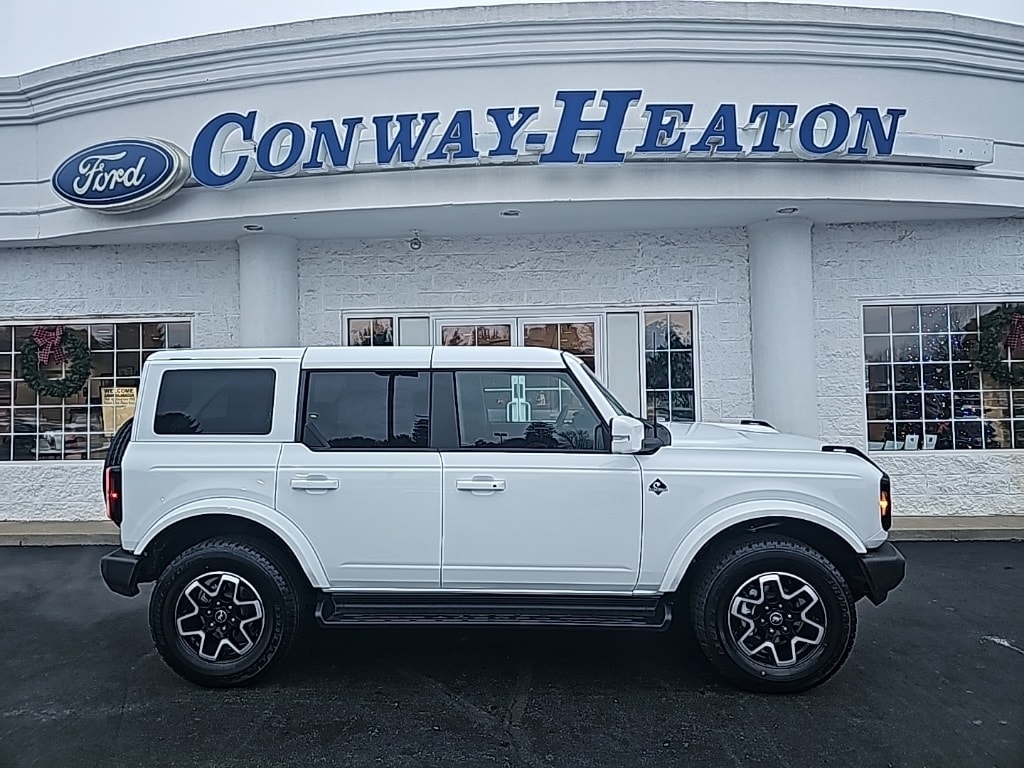 2025 Ford Bronco 4-Door Outer Banks's photo
