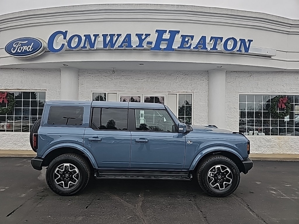 2025 Ford Bronco 4-Door Outer Banks's photo