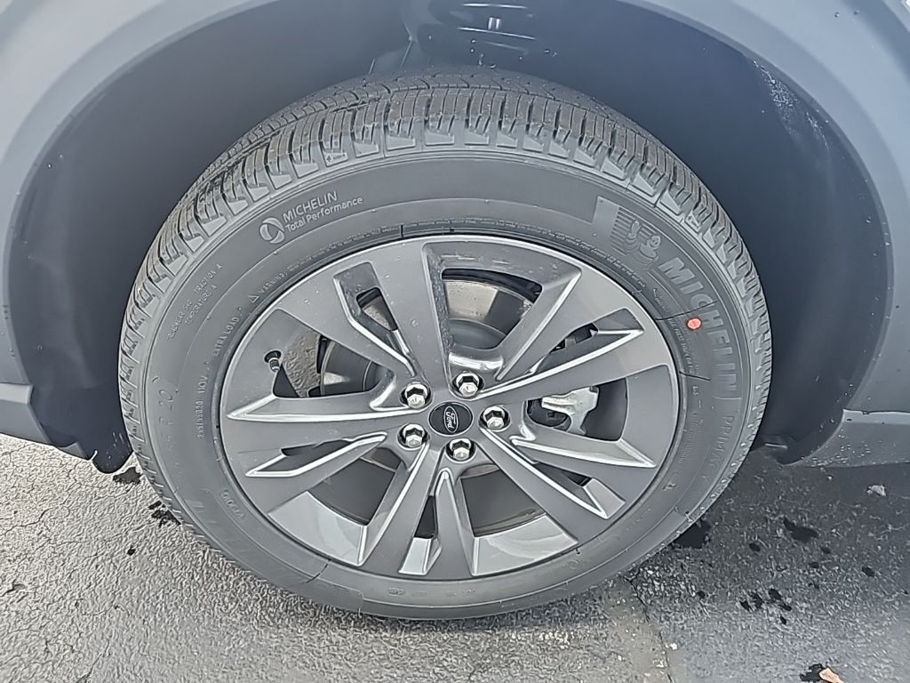 2026 Ford Explorer Active - Photo 8