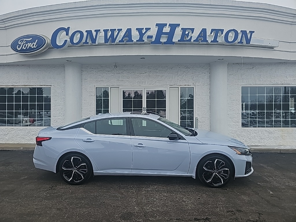 2023 Nissan Altima SR