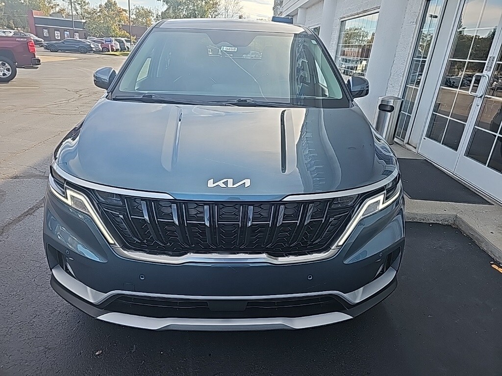 Used 2024 Kia Carnival EX MPV