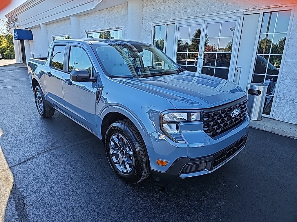 2025 Ford Maverick XLT photo 2