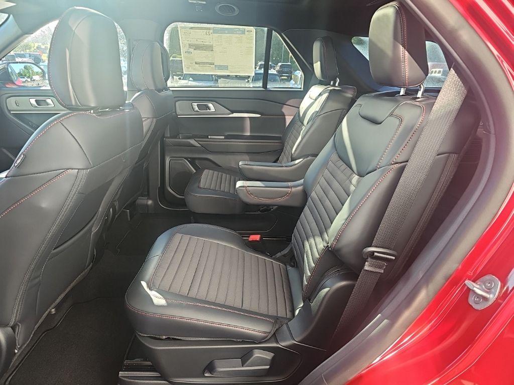 2026 Ford Explorer ST-Line - Photo 11