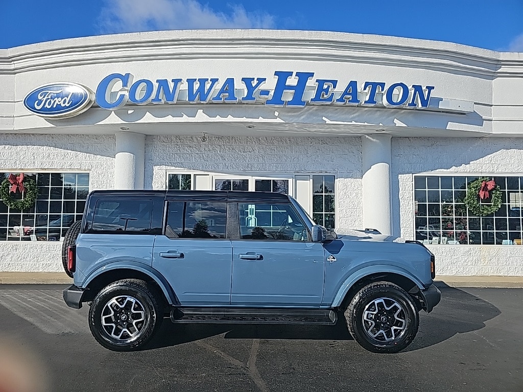2025 Ford Bronco 4-Door Outer Banks's photo