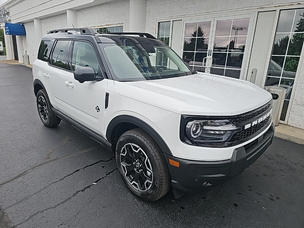 2025 Ford Bronco Sport Outer Banks photo 2