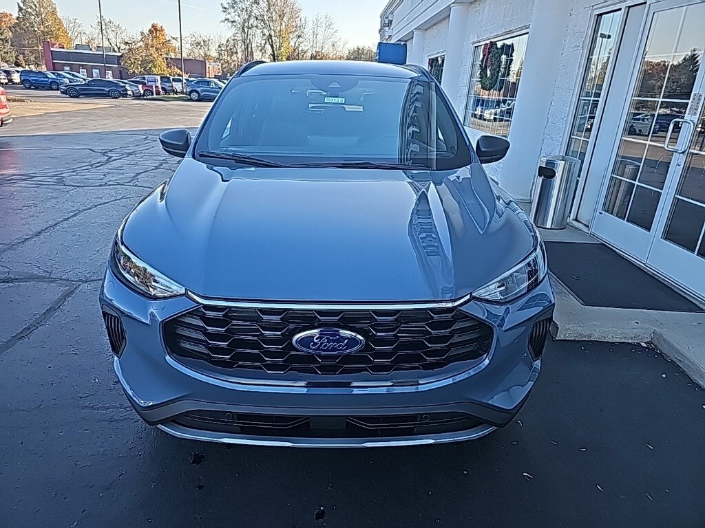 2026 Ford Escape ST-Line photo 2