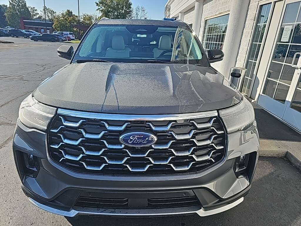 2026 Ford Explorer Platinum photo 3