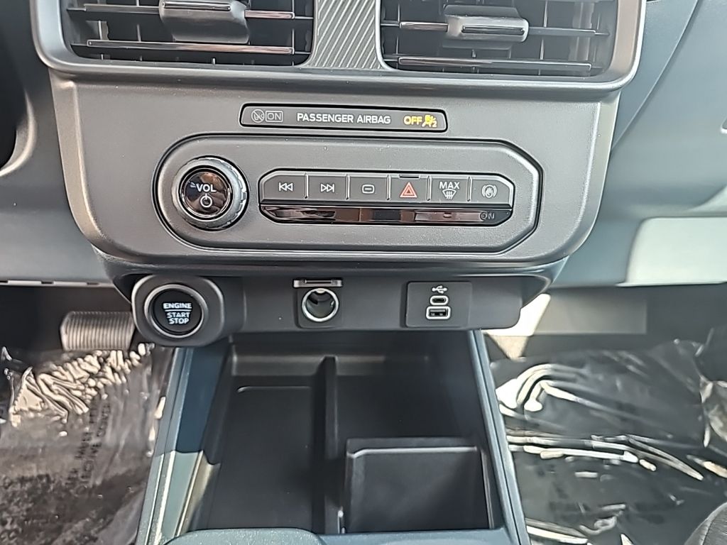 2025 Ford Maverick XLT - Photo 17