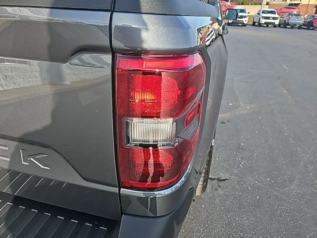 2025 Ford Maverick XLT - Photo 6