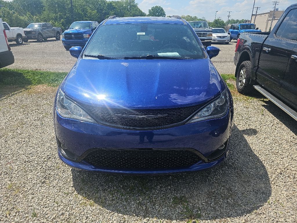 Used 2018 Chrysler Pacifica Touring L with VIN 2C4RC1BG3JR293950 for sale in Bardstown, KY