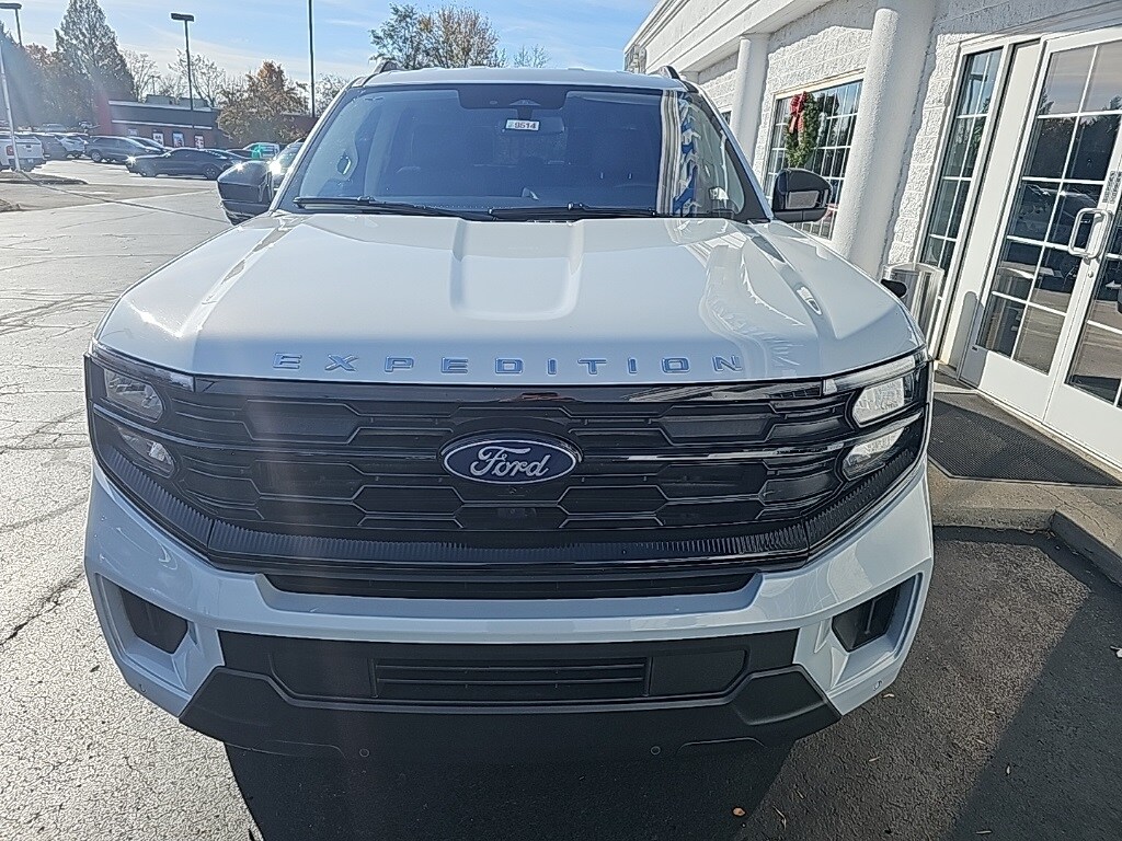 2025 Ford Expedition MAX photo 3