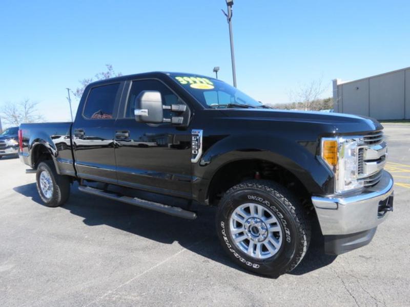 2017 Ford F-250 Super Duty XL's photo