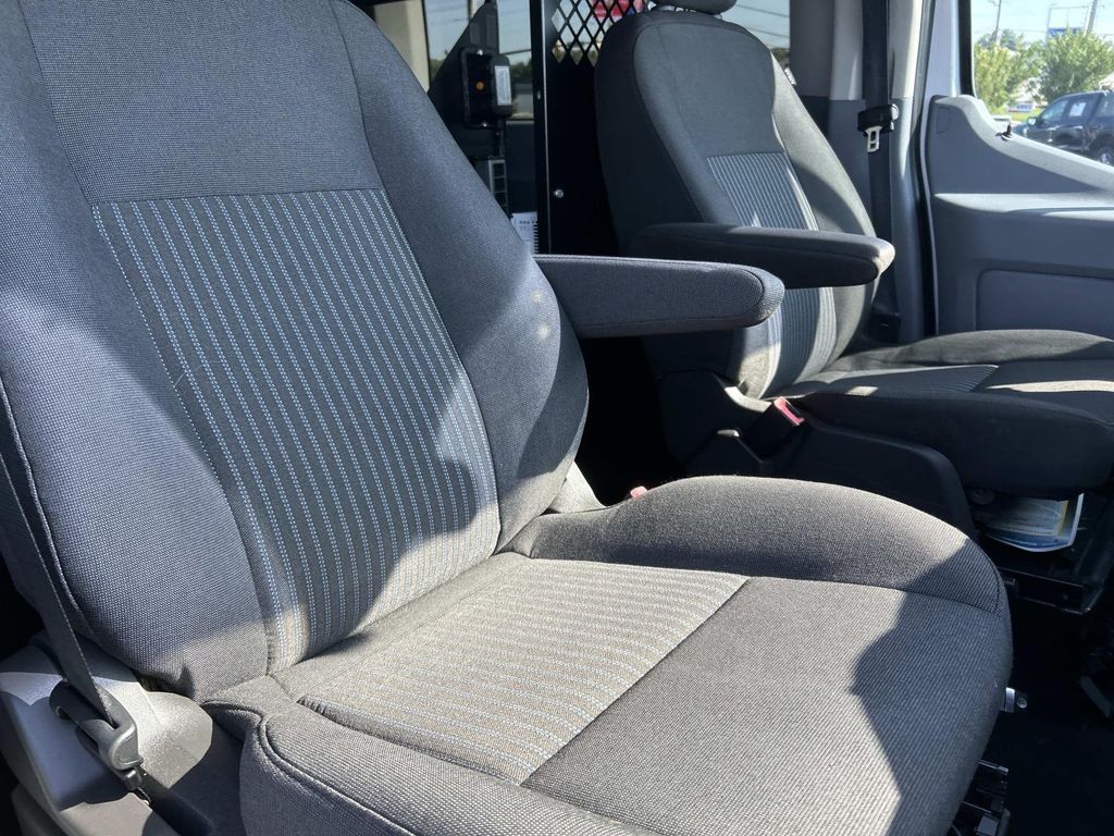2015 Ford Transit XLT - Photo 15