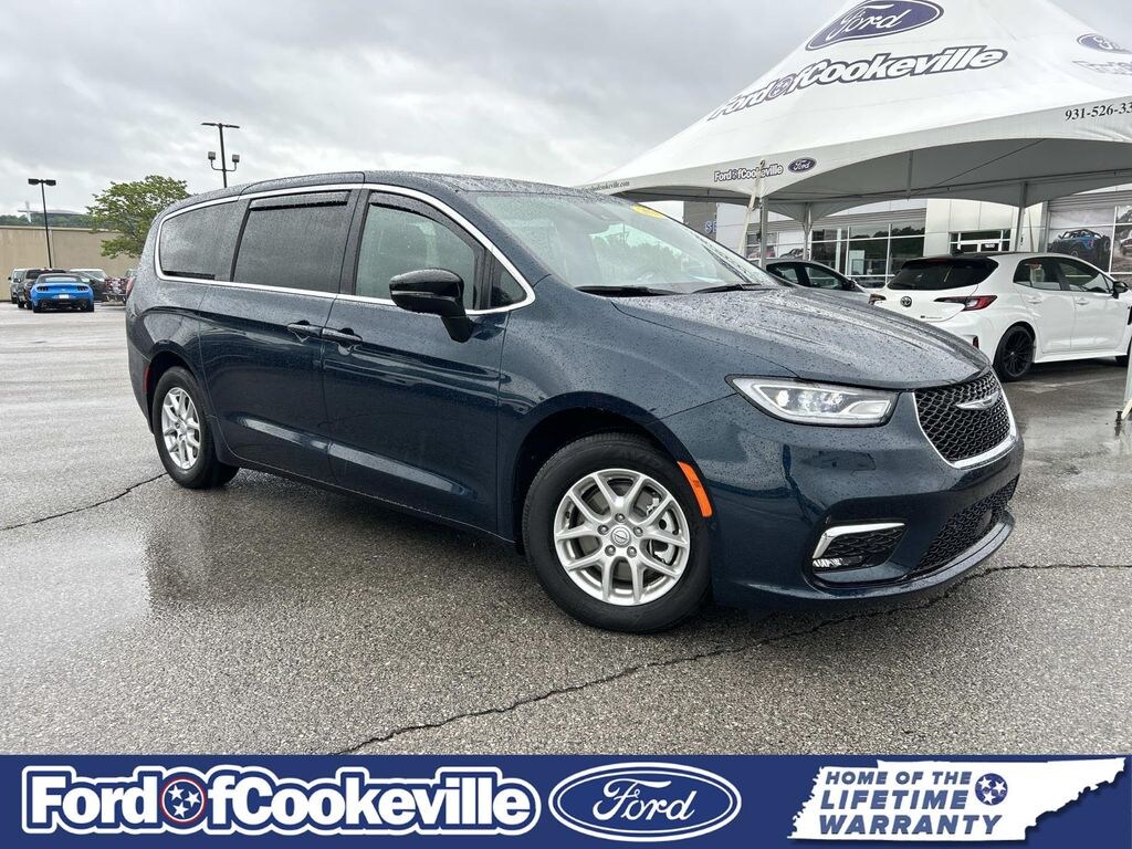 Certified 2025 Chrysler Pacifica Select Minivan/Van