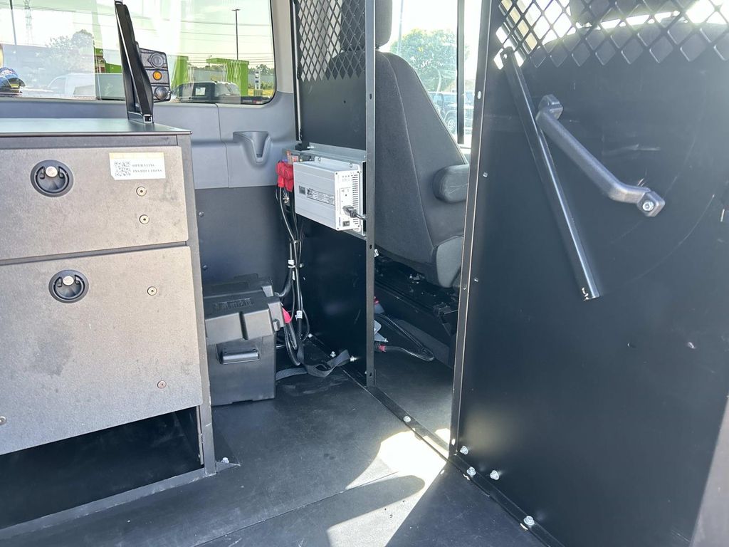 2015 Ford Transit XLT - Photo 13