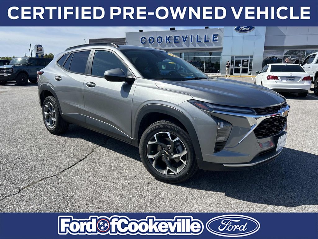 2024 Chevrolet Trax LT's photo